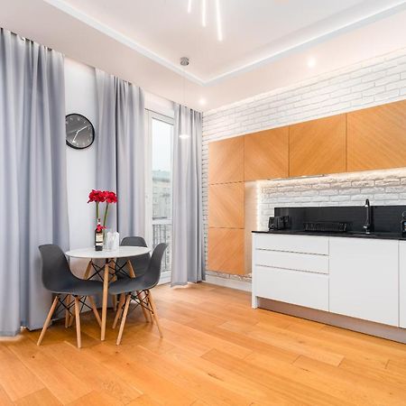Piekna Apartament By Your Freedom ワルシャワ エクステリア 写真