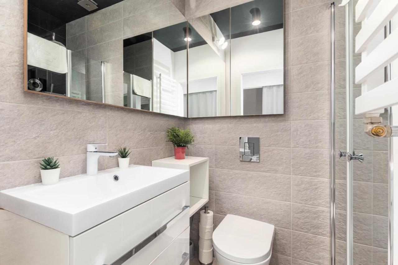 Piekna Apartament By Your Freedom ワルシャワ エクステリア 写真